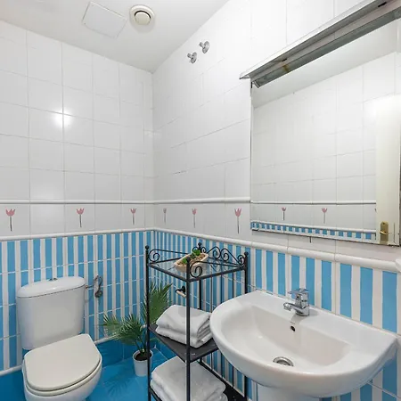 Homestay Dolmen Group- Jardines Andalucia Banus