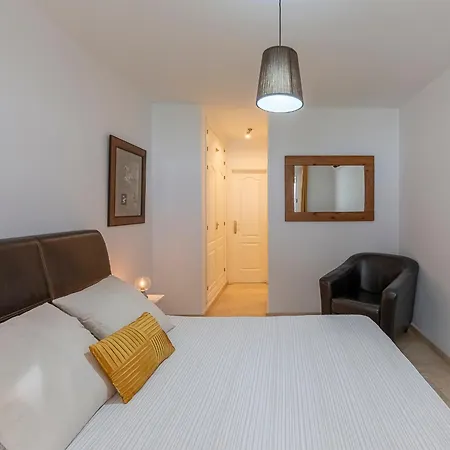 Homestay Dolmen Group- Jardines Andalucia Banus *
