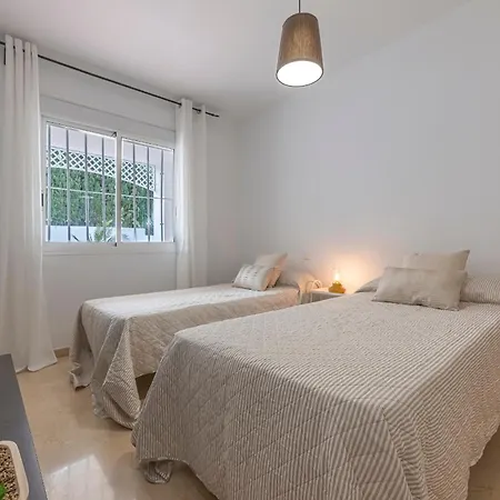 Dolmen Group- Jardines Andalucia Banus Homestay