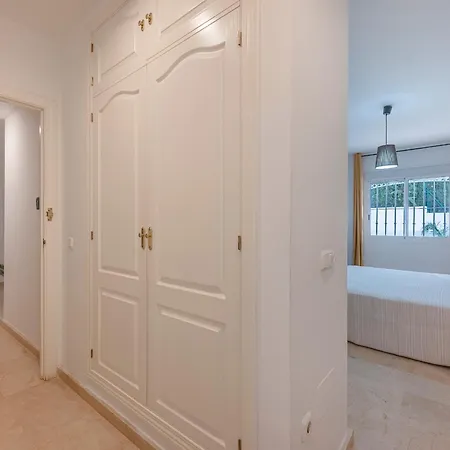 Dolmen Group- Jardines Andalucia Banus Homestay *