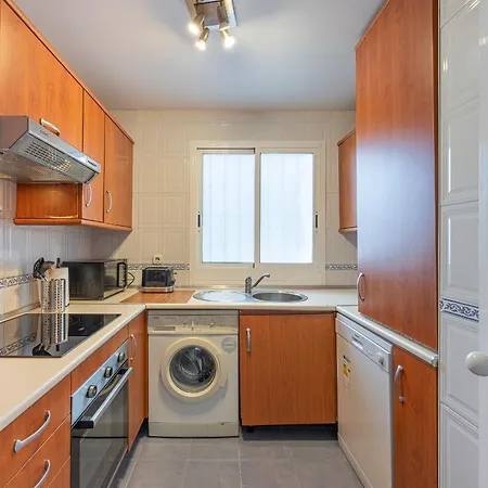 Homestay Dolmen Group- Jardines Andalucia Banus