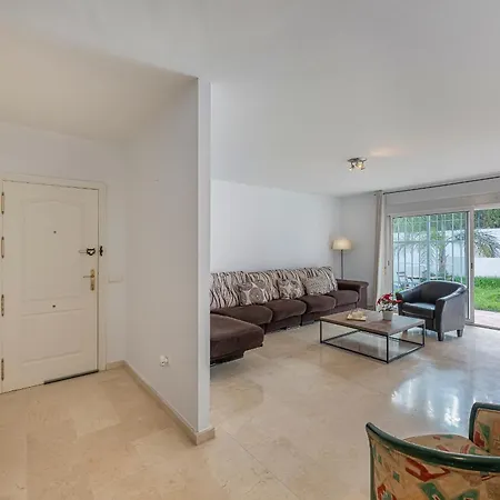 Homestay Dolmen Group- Jardines Andalucia Banus Marbella